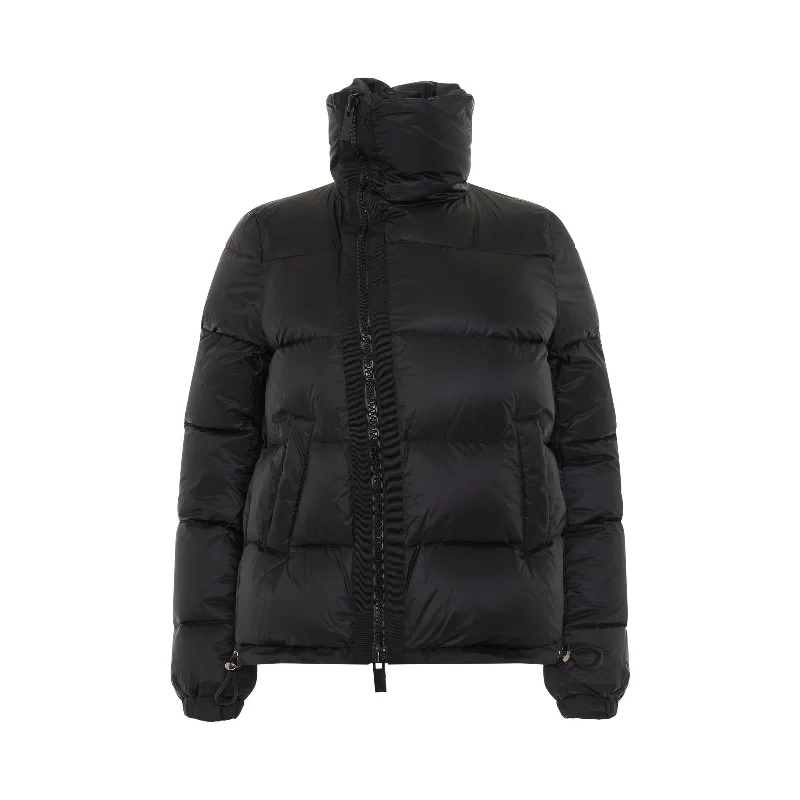 Classic Puffer Jacket in Black