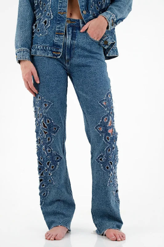 Jean Recto con bordados en denim para mujer